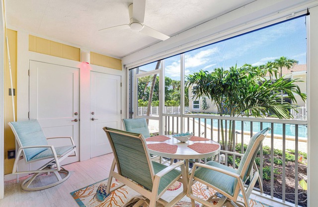 Villa Sanibel 3A, condominio de 2 dormitorios con acceso a nivel del suelo, vistas a la piscina