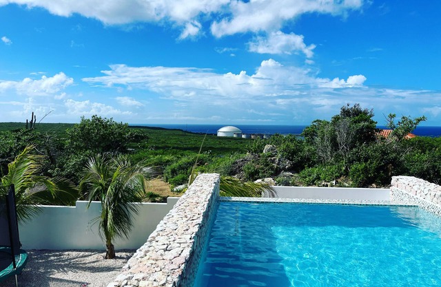 Luxury villa incl pool with seaview near beaches