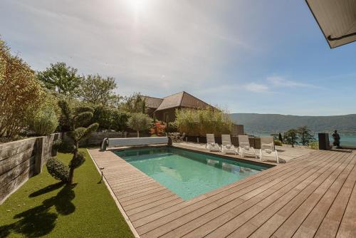Villa Sunrise – Villa contemporaine avec piscine et vue panoramique sur le lac d’Annecy