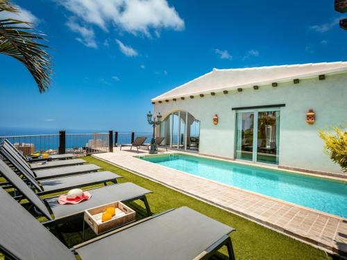 Villa Toscana Indoor & Outdoor Pool