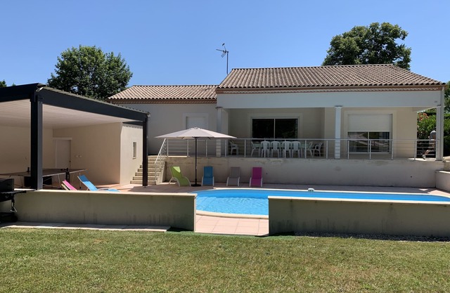 VILLA TOURNONNAISE 4 * AL PIE DE UN REAL BASTIDE DEL SIGLO XIII