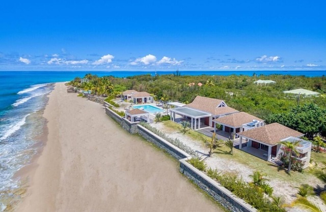 Villa Turtle Nest Fall Promotion | Beach Front - Located in Magnificent Baie Longue with Private Pool