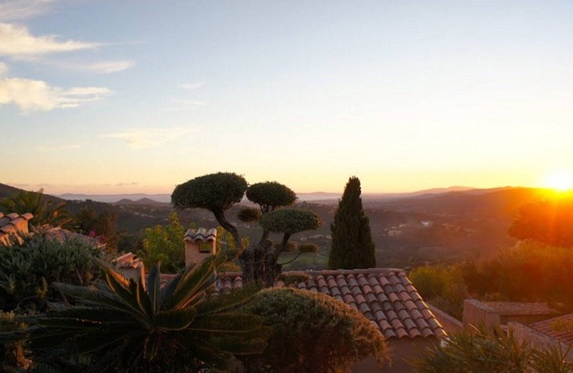 Villa Valcros en una zona tranquila con piscina y vistas panorámicas del mar y las islas