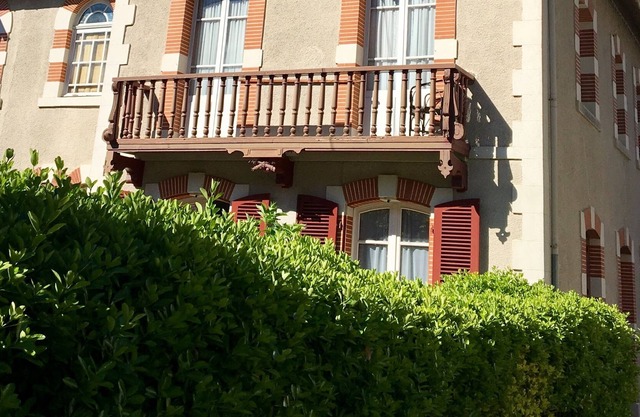 VILLA MUY GRAN CONFORT ++++ CENTRO COMPLETO DE LUCHON