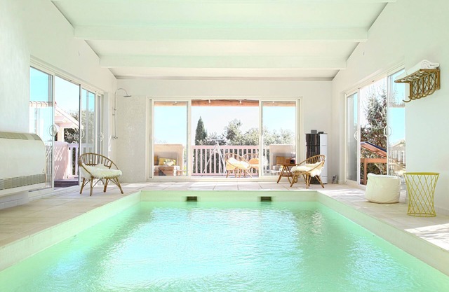 Villa with indoor pool, sauna, massage by appointment