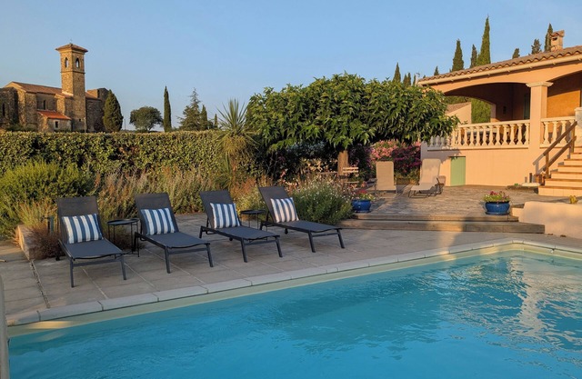 Villa with Panoramic Views - Pool & Sleeps 10