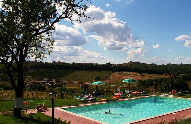 Villa con piscina en campo en Montepulciano Toscana