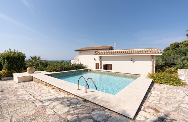 Villa 'Zagara' con piscina, jardín, terraza y Wi-Fi