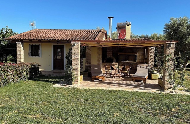 Villa Zoe renovated house for summer vacation and more