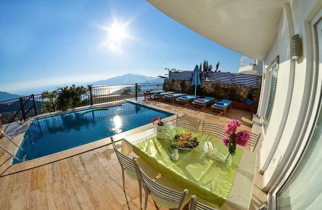 Villa Zumrut 4 by Lycia Collections