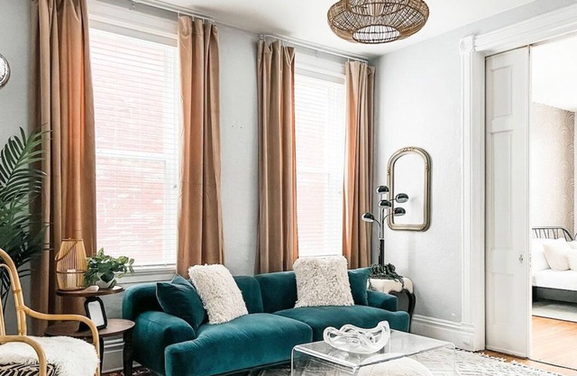 Vintage styled one bedroom apartment in an awesome location!