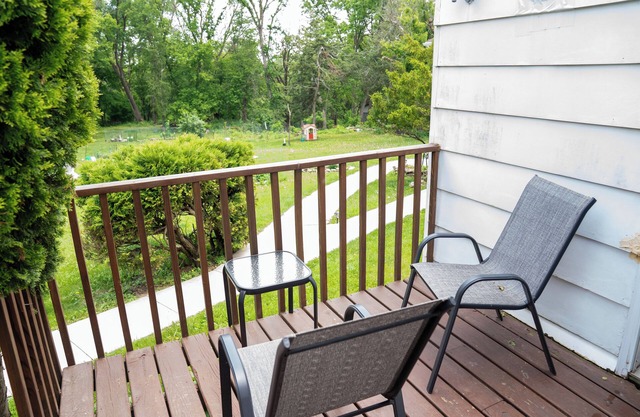 Viola Suites Apt 2 / 2 BR, Pet Friendly, Economical, Lg Yard, Near Mayo!