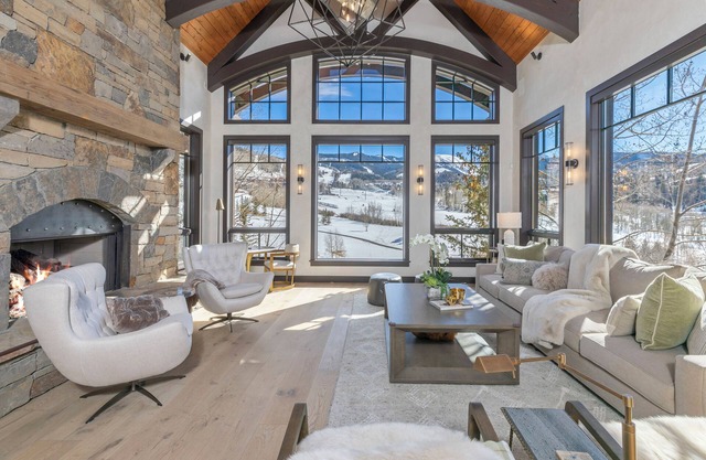 Vista Haus at Country Club - Private golf and ski retreat!