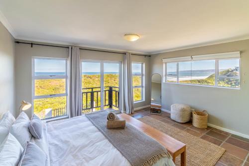 Vista Villa, Ocean & Mountain Views, Fire Pit