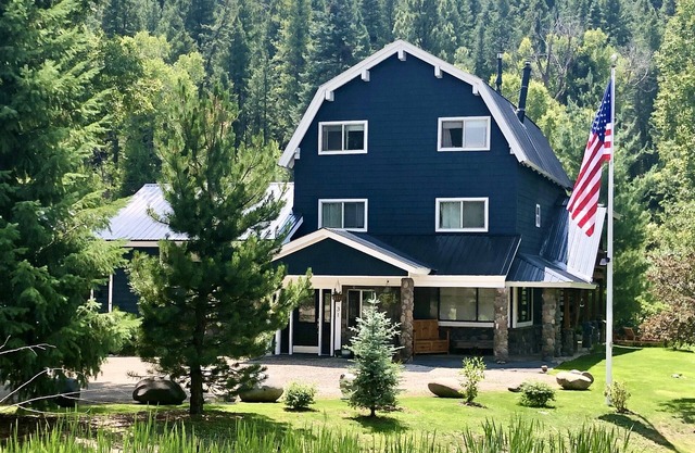 El río más cercano de 4 dormitorios frente al Wolf Creek Ski Resort y Pagosa Springs