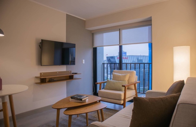 w Comfort 2BR w Private Balcony in San Isidro