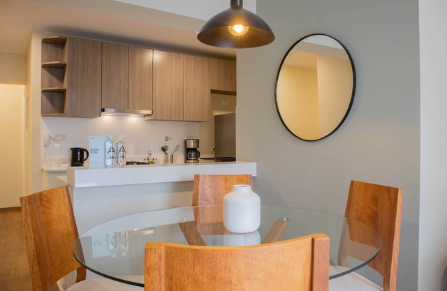 w Modern 2BR w Scenic Balcony Close to Kennedy Park