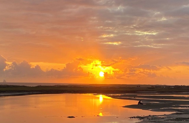 Waipu RiverView Retreat for the beach, cafes, golf, surf, hikes, steps to water