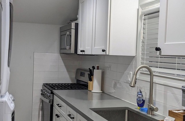 🏖️ Walk to beach, coastal luxe🌟NEWLY remodeled, large deck in ❤️ of OC!