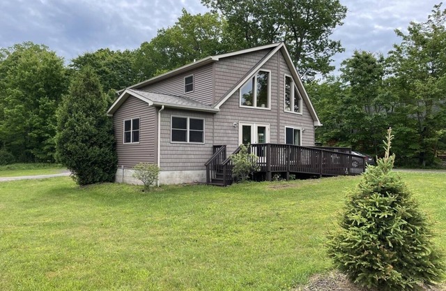 Walk to Beach on Wallenpaupack!