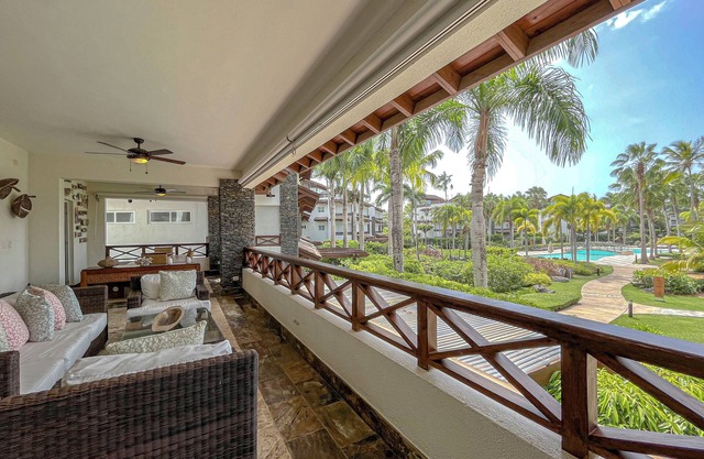 Walk to beach Suite w/ Balcony and Pool View in Las Terrenas