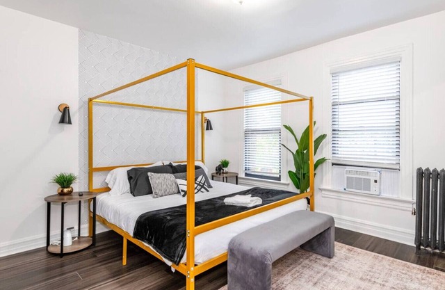 Walk to Dining & Attractions | Free Coffee