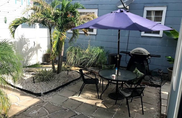 Walk to Everything from this Old Northeast Studio!