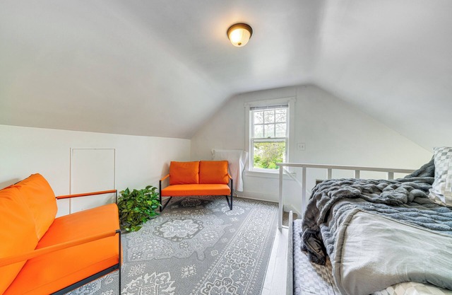 Walk to Kentucky Derby: Louisville Studio!