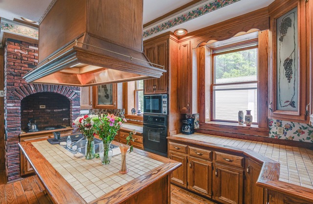 Walk to Lawrenceburg Square: Home for Large Groups