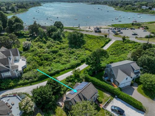 Walk to Main St and Oyster Pond in Chatham