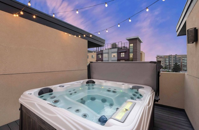 Walk to RiNo’s Best Bars, Restaurants, Coors Field! Rooftop Deck with Hot Tub!