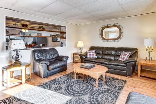 Walkable Beulah Apt Near Skiing and Ice Fishing!
