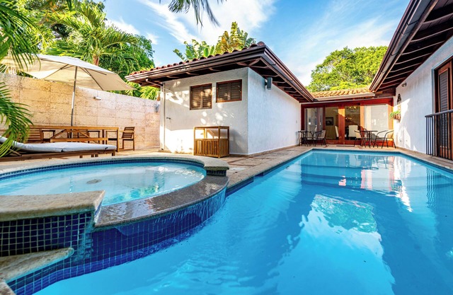 A poca distancia de la playa