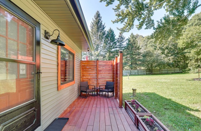 Wallkill Apartment w/ Private Patio: 6 Mi to Town!