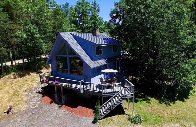 Warren VT Chalet for Ski, Summer + Fall Fun, WIFI