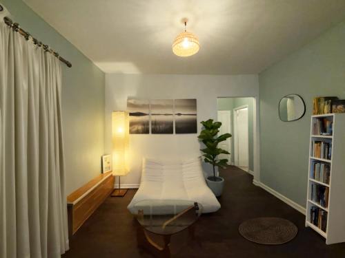 Wasabi Japanese Sanctuary 1BR minutes to the city