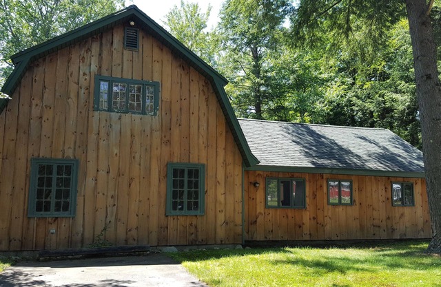 FRENTE AL AGUA CON MUELLE TODO EL AÑO DIVERSIÓN EN BALMORAL W / LAKE WINNIPESAUKEE ACCESO