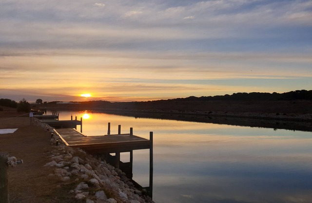 Fachada de agua - Hermoso amanecer en la isla Hindmarsh