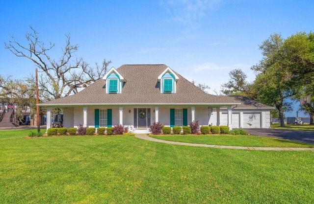 Waterfront 3 Bedroom Home