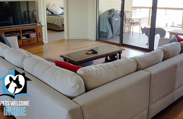 Waterfront 4BR house with Jetty