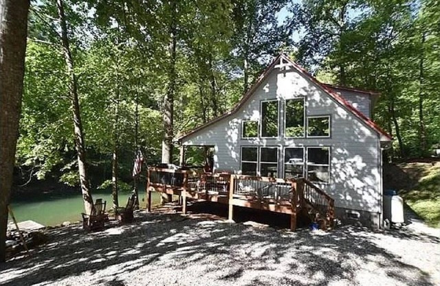 Waterfront Home, Hot Tub, Gas Fireplace, Fire Pit, WiFi, Family & Dog-Friendly