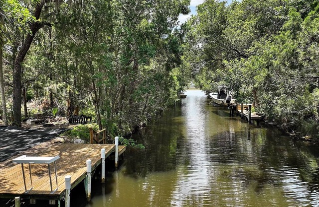 Waterfront home in Old Homossassa w/ hot tub and kayaks 🎣