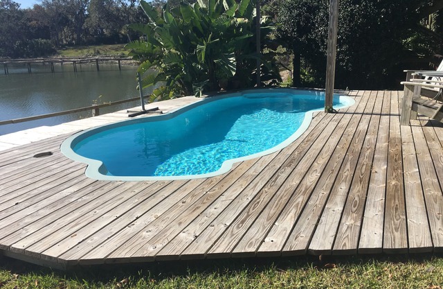 Waterfront Home - Con piscina privada aislada en el hermoso río Half Moon