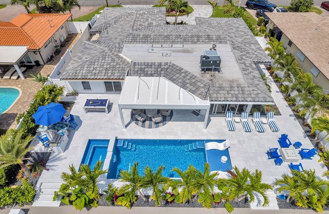 WATERFRONT INTRACOASTAL RESORT LIKE HOME - POMPANO BEACH -RESORT LIKE AMENITIES