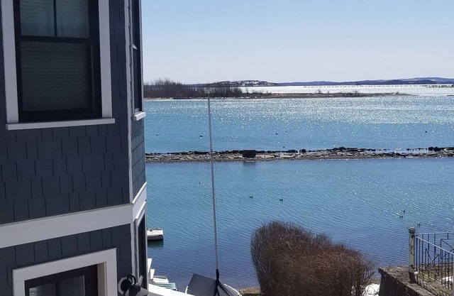 Apartamento privado frente al mar de una o dos habitaciones en el puerto de Boston