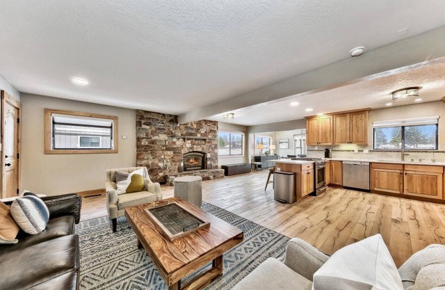 Waterfront Retreat - Keys, Dog Friendly, Hot Tub, Boat Dock