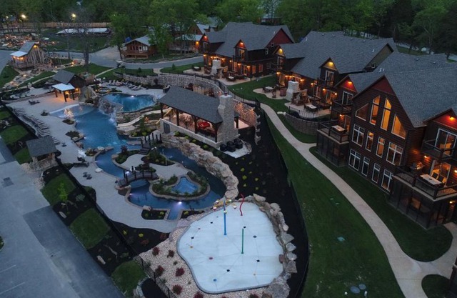 WaterMill Cove Resort 8Bed Lakefront Lodge POOL LAZY RIVER 2 miles to SDC Dock