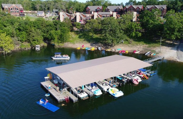 WaterMill Cove Resort Lakefront Luxury Lodge 2mi to Silver Dollar City HUGE POOL Dock