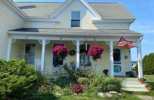 Waterview 3-bedroom farmhouse charmer.