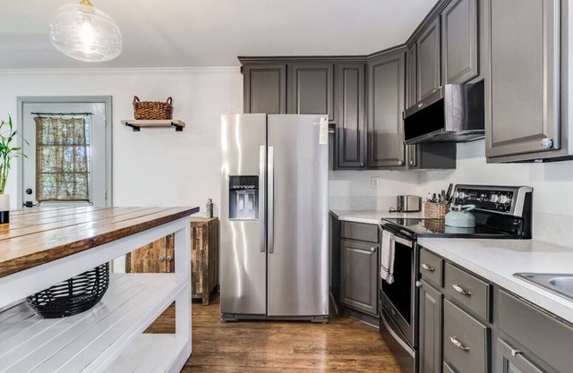 Way of Wisdom · Modern design small town charmer w/ fast wifi